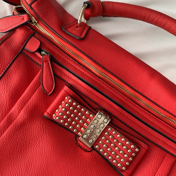 Red Handbag with rhinestone/studded bow detail - Picture 2 of 4